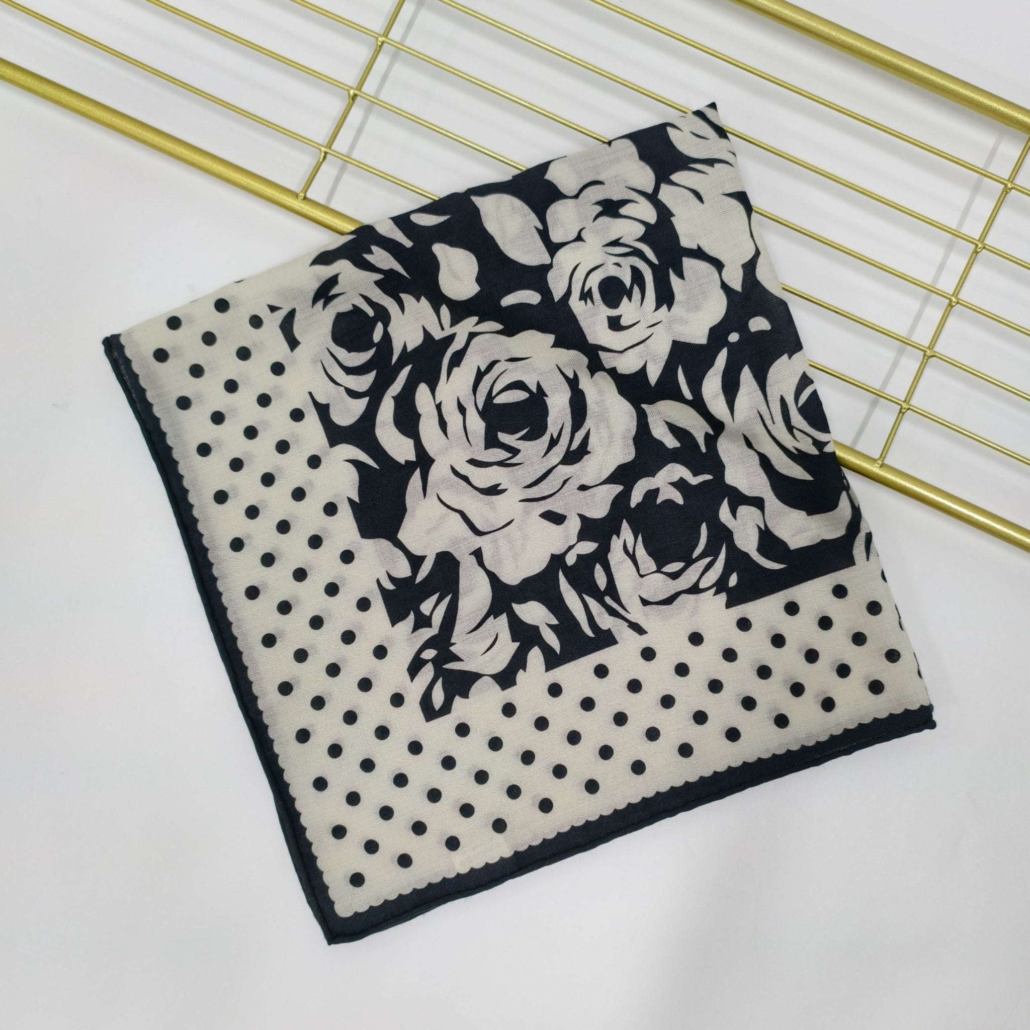 Silkkihuivi - Siniset raidat | 68 CM