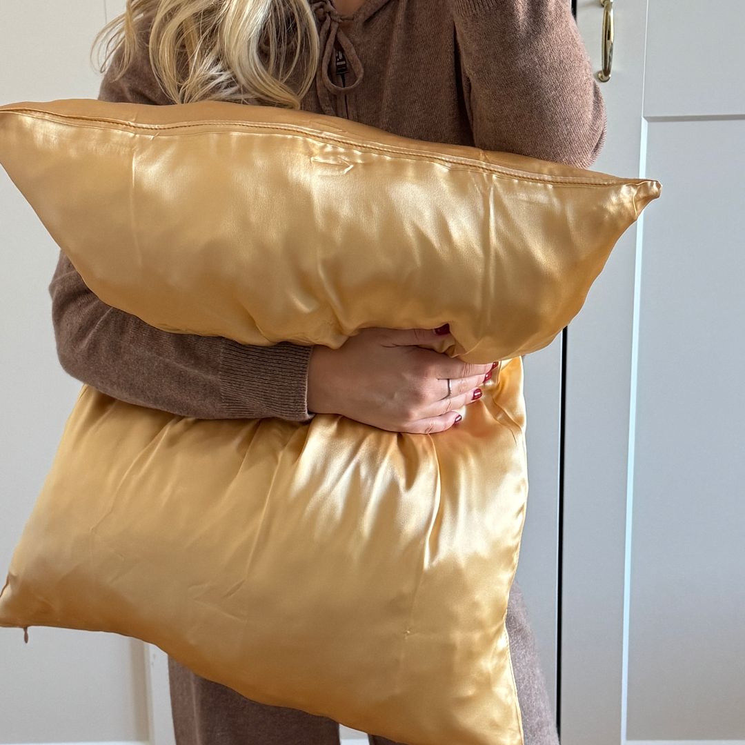 SILK PILLOWCASE - GOLD