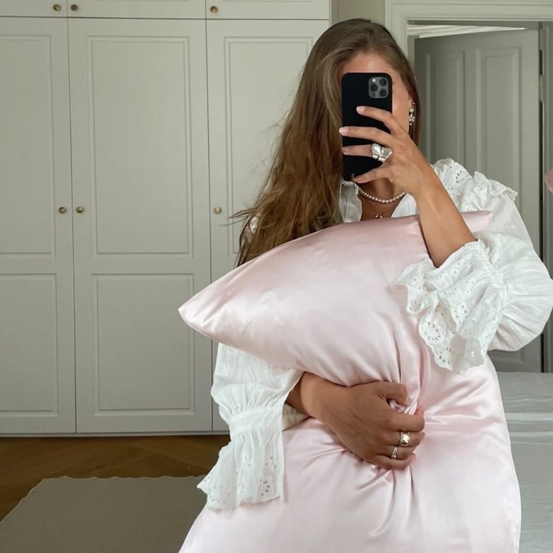 SILK PILLOWCASE - BABY PINK