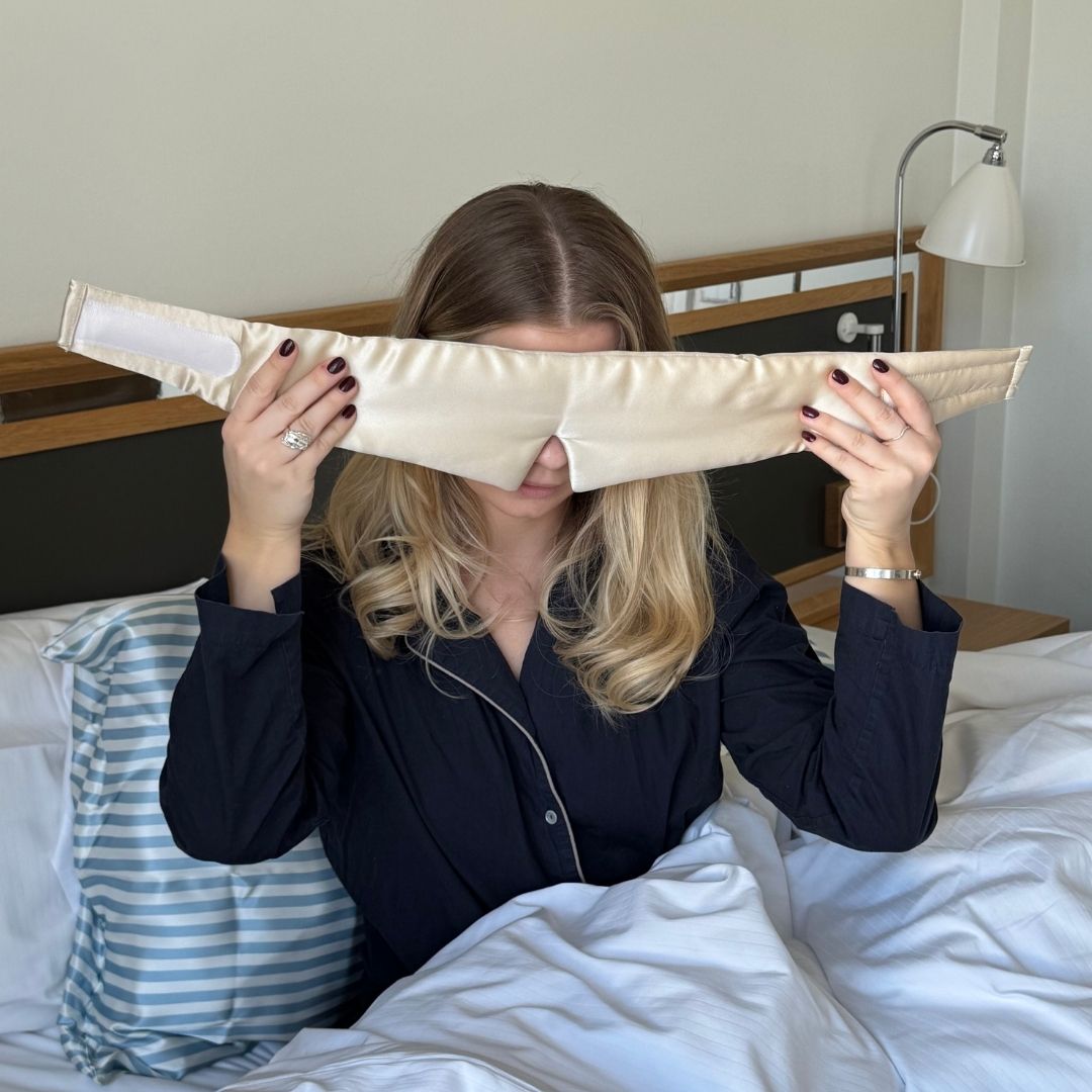 COZY FACE SILK SLEEP MASK | BEIGE