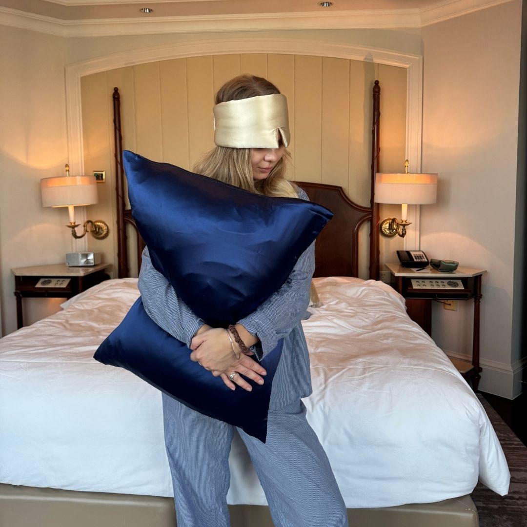 SILK PILLOWCASE - NAVY BLUE