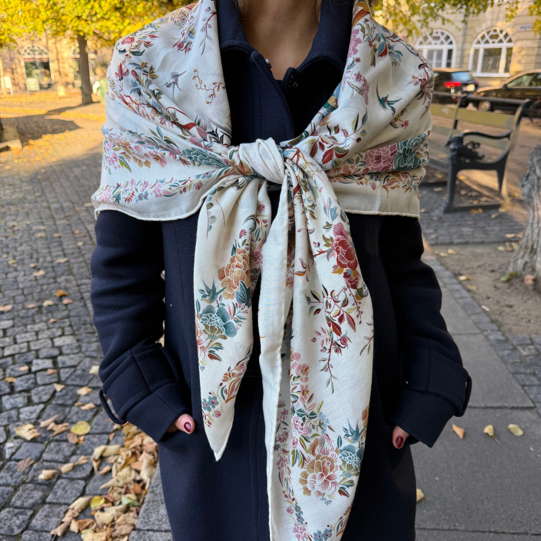 SilkWool Scarf – 70% Uld / 30% Mulberry Silke | Ivory Garden Silk (XL 140x140)