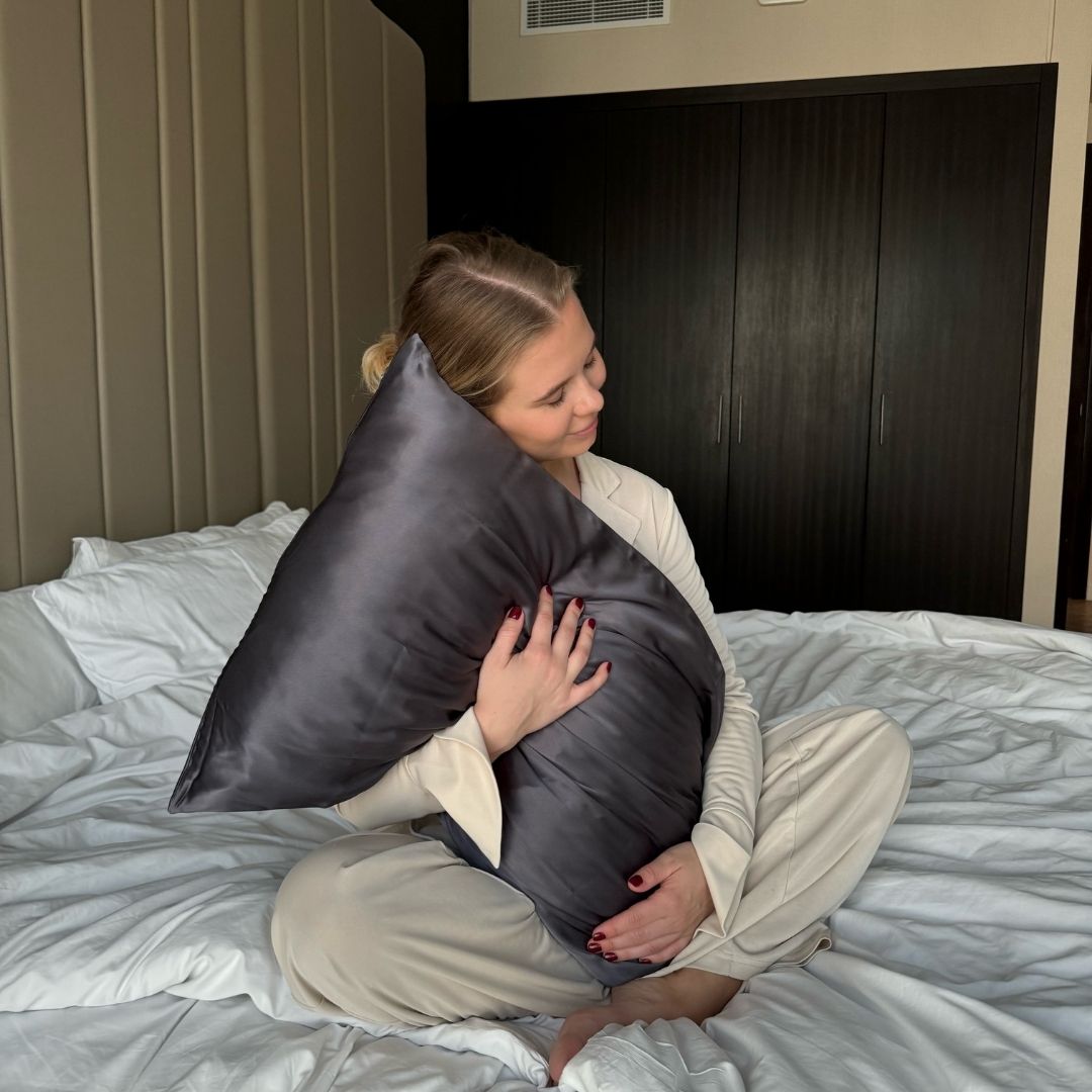 SILK PILLOWCASE - DARK GRAY