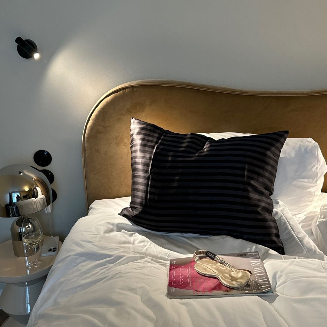 SILK PILLOWCASE - BLACK STRIPED