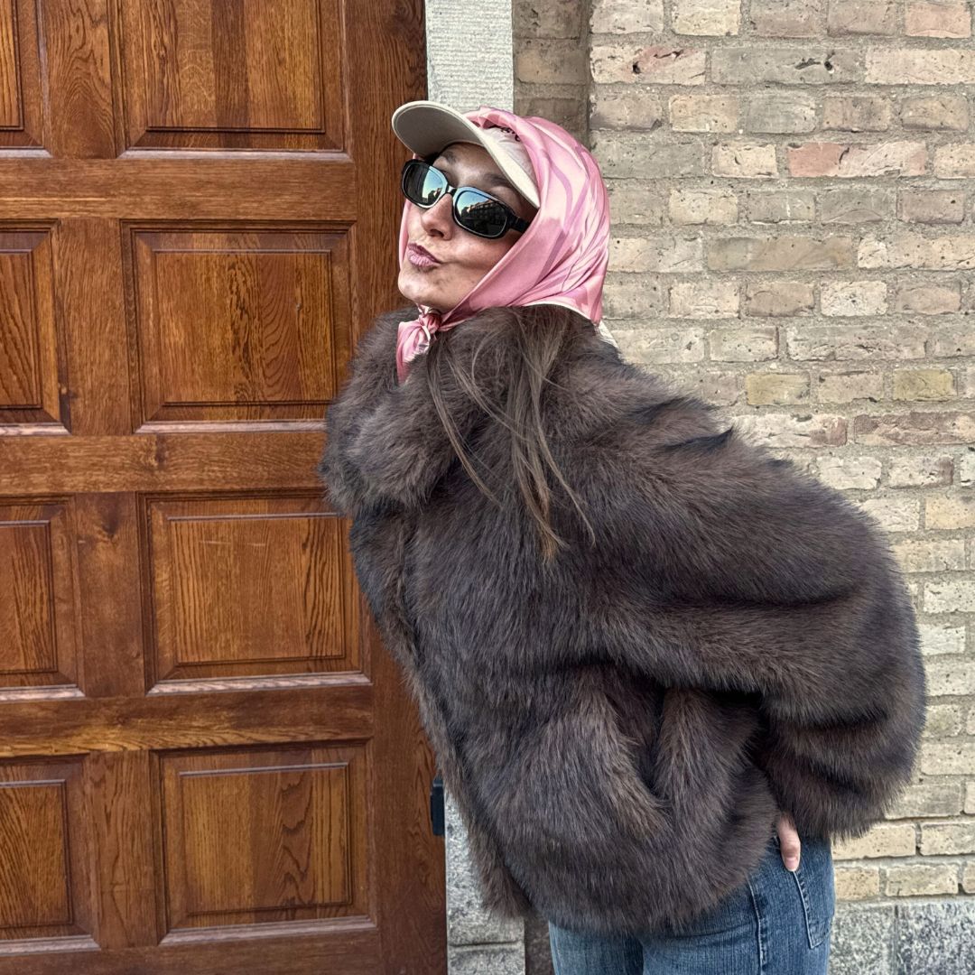 Silk scarf | Blooming Rose | 68 cm