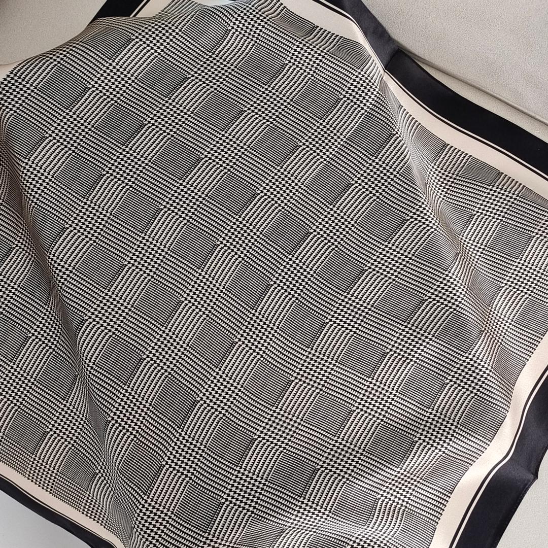 Silk scarf | Blackstripes | 68 CM