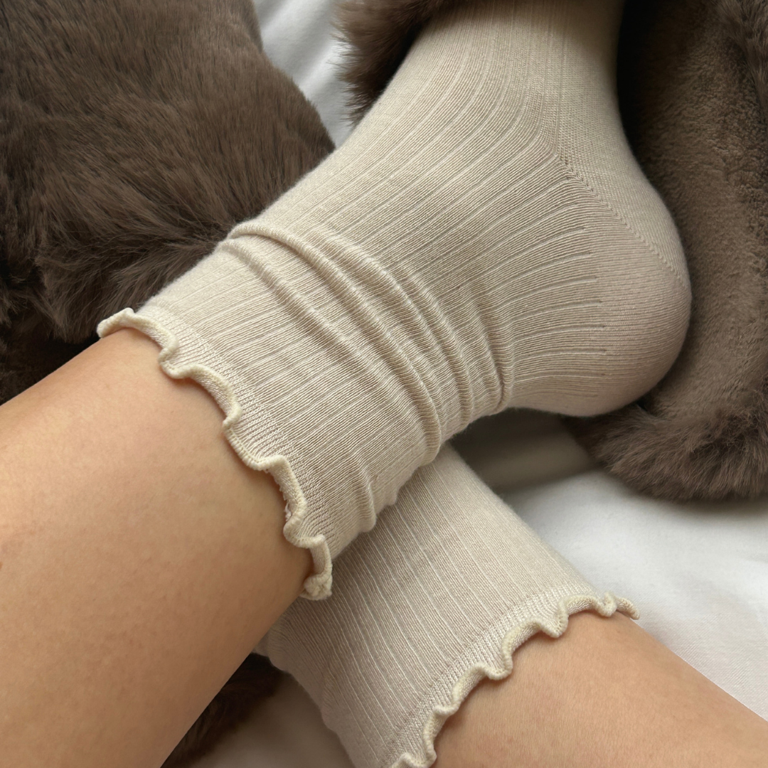Silk socks with scalloped edge