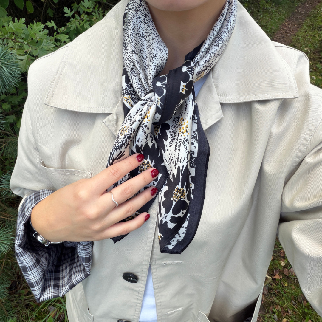 Silk scarf | Black Flower Mix | 68 CM