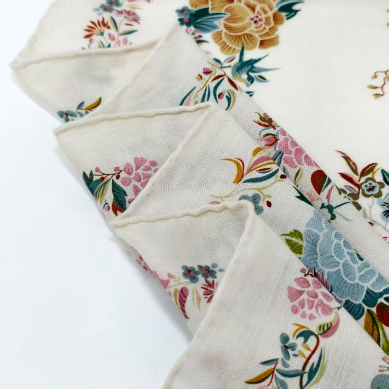 SilkWool-huivi – 70 % villaa / 30 % mulperisilkkiä | Pohjoismainen harmaa (XL 140x140)