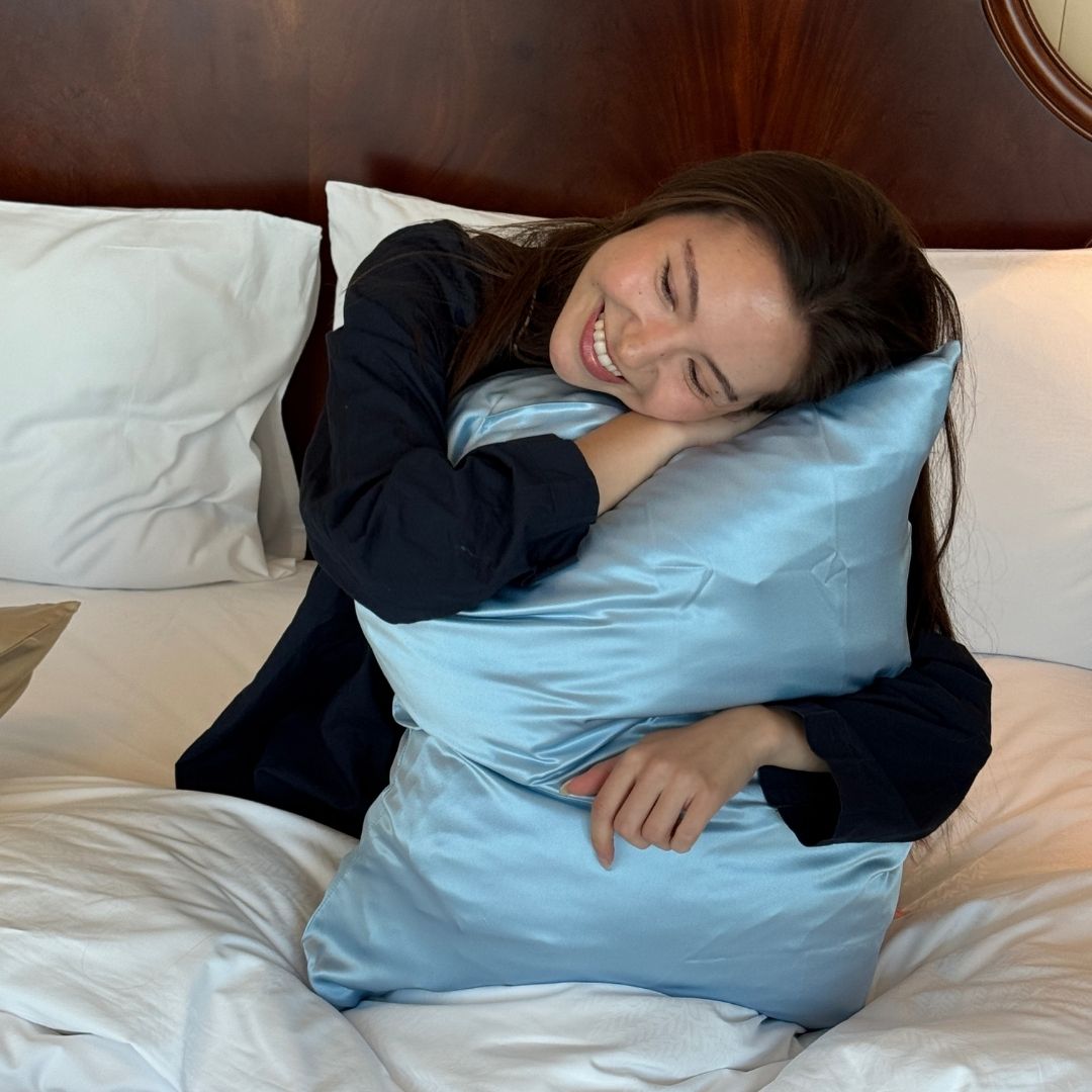 SILK PILLOWCASE - BABY BLUE