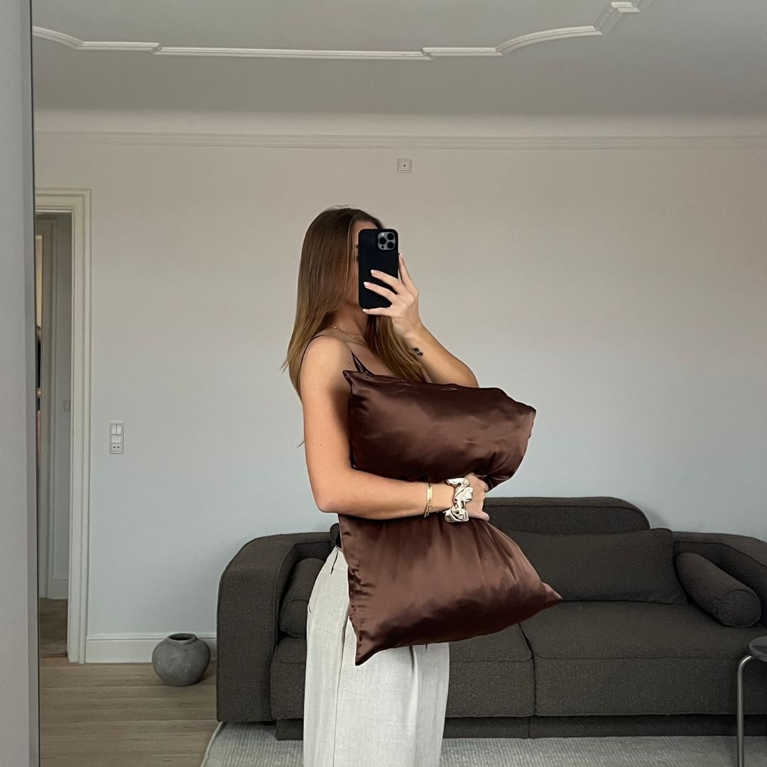 SILK PILLOWCASE - CHOCOLATE
