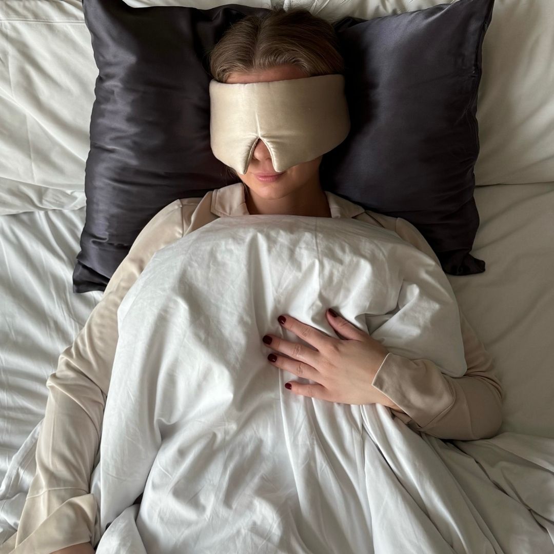 COZY FACE SILK SLEEP MASK | BEIGE