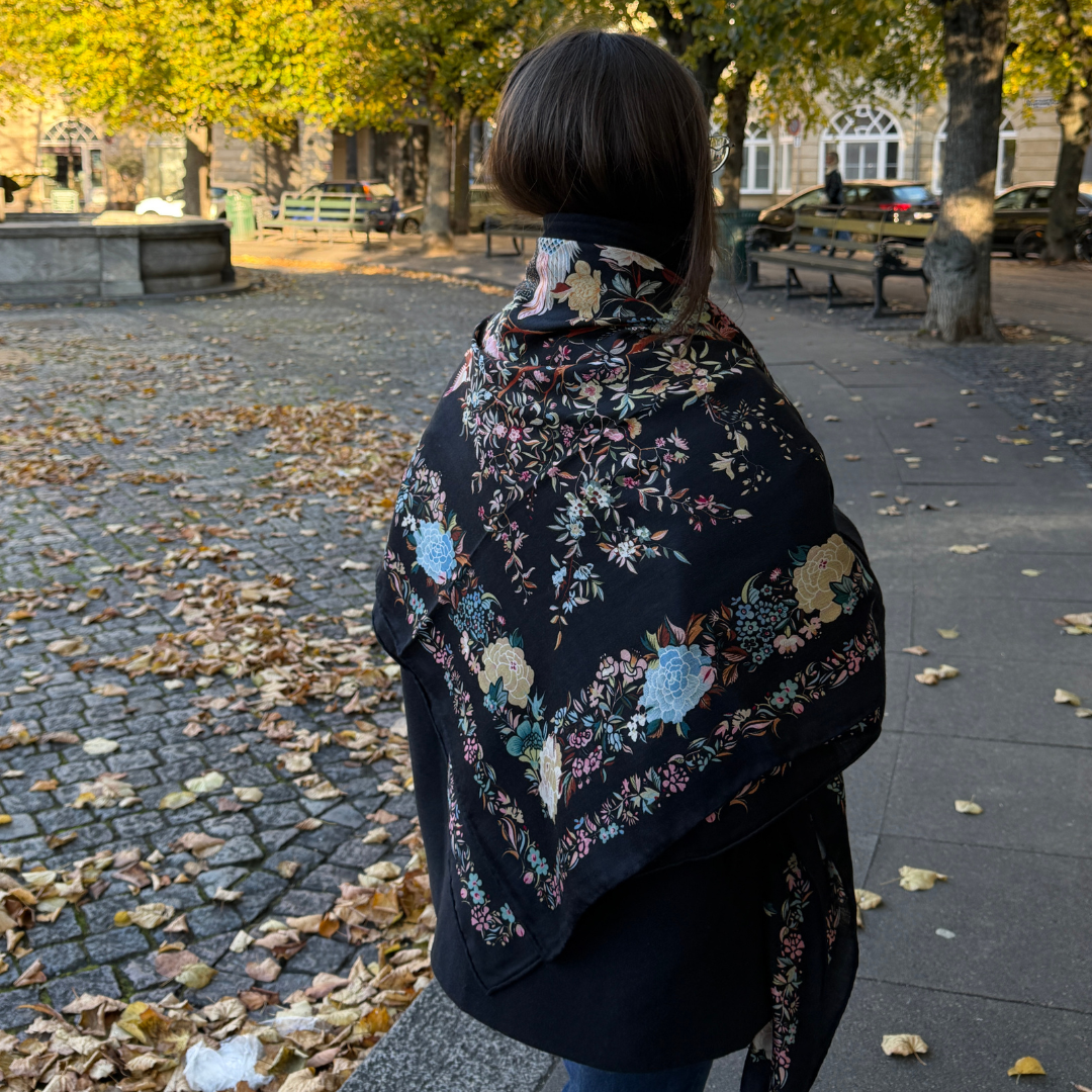 SilkWool Scarf – 70% Wool / 30% mulberry silk | Midnight Botanica (XL 140x140)