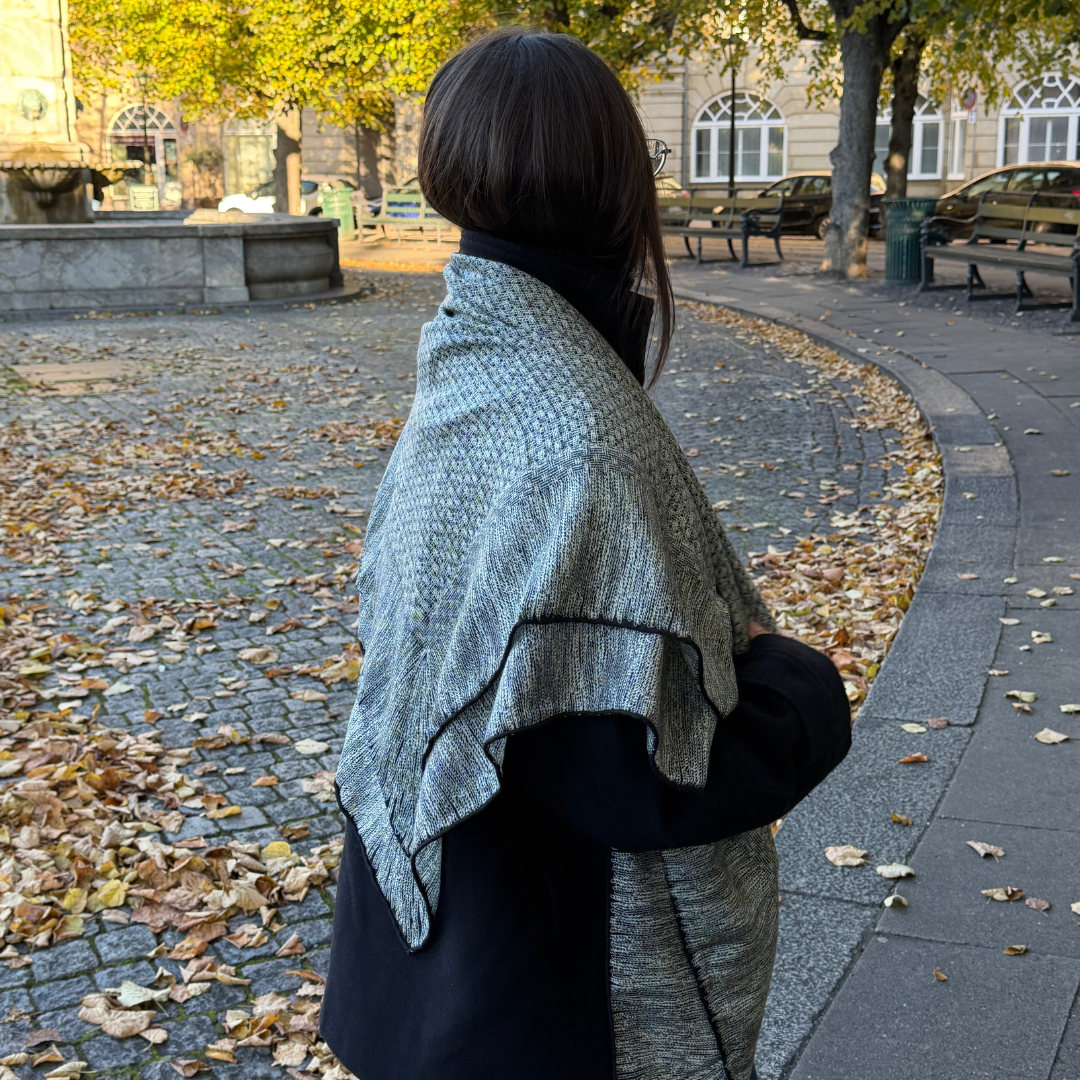 SilkWool-huivi – 70% villaa / 30% mulperisilkkiä | Nordic Grey (XL 140x140)