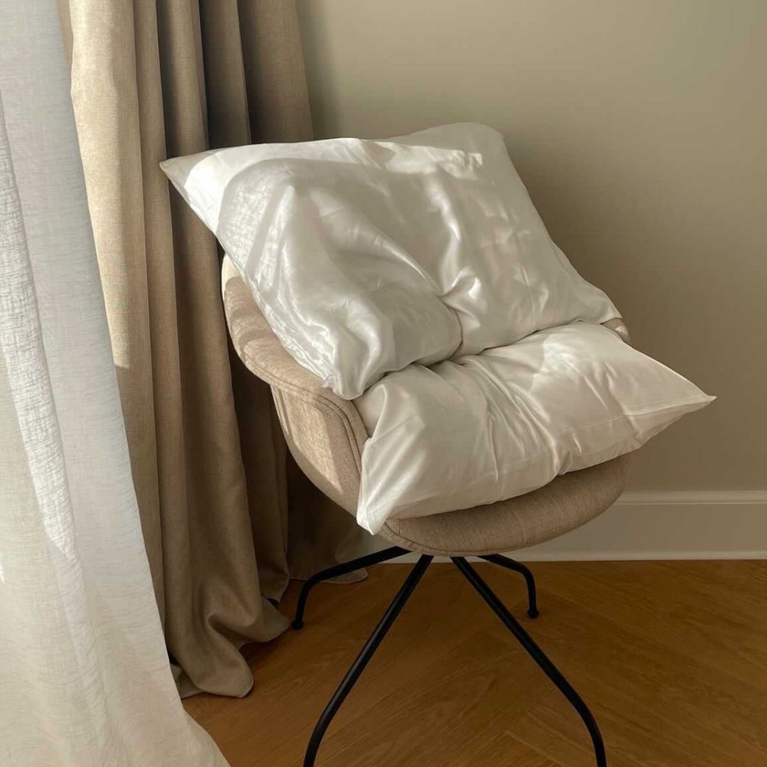 SILK PILLOWCASE - WHITE