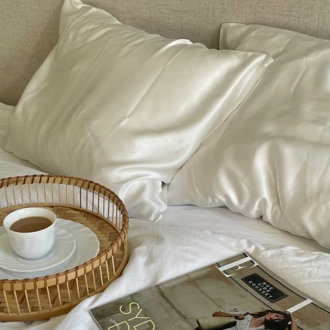 SILK PILLOWCASE - WHITE