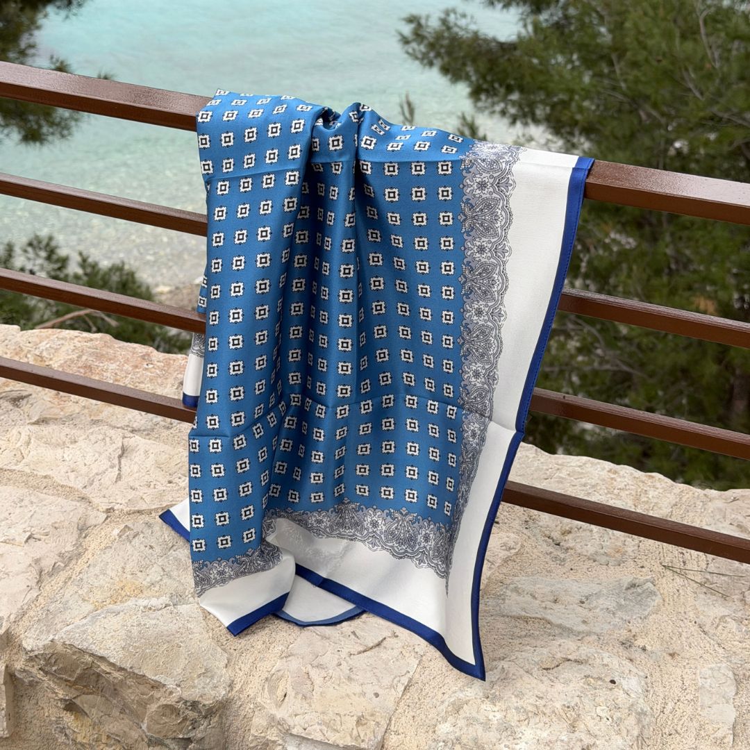 Silkkihuivi | Laivastonsininen | 90 CM
