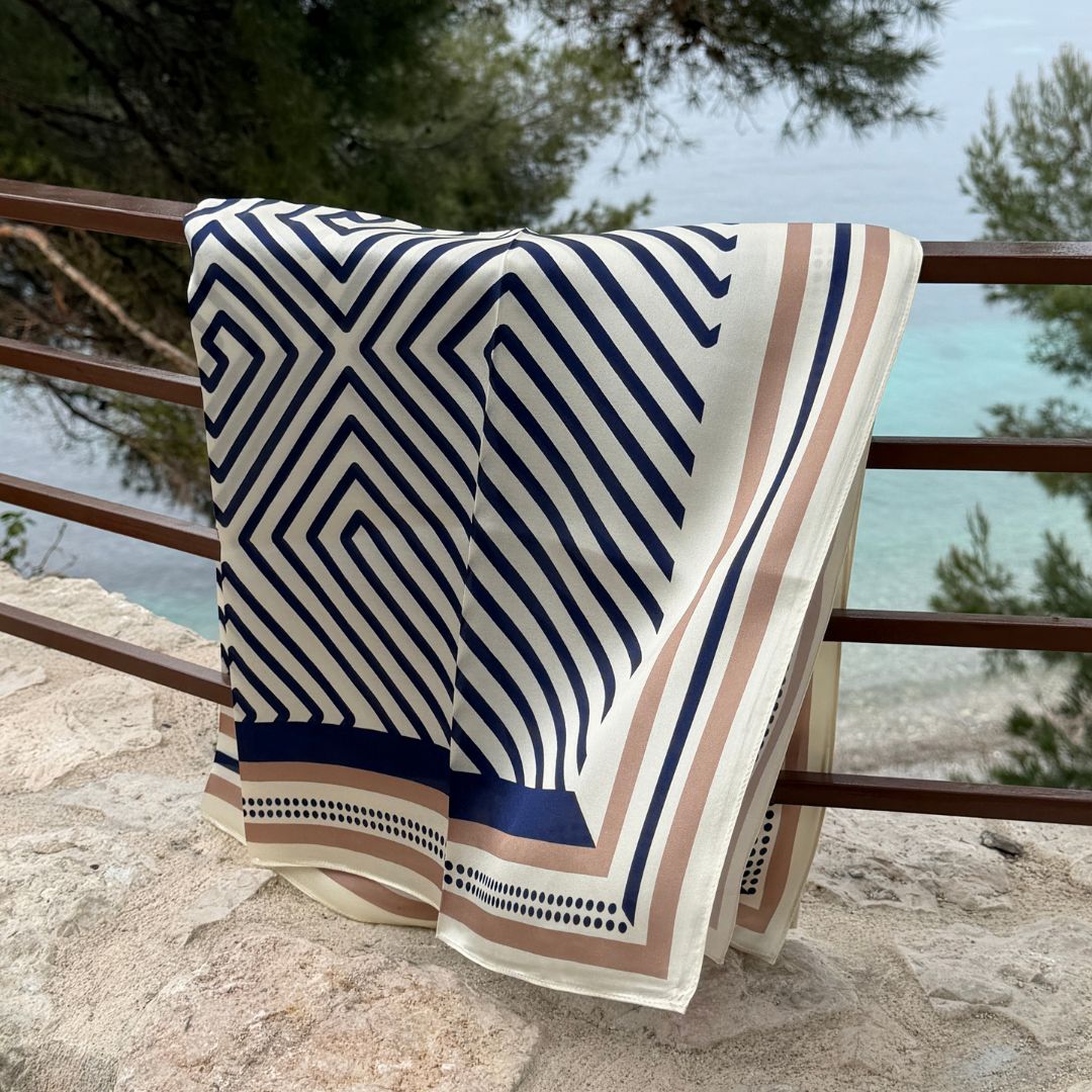 Silkkihuivi | Laivastonsininen | 90 CM